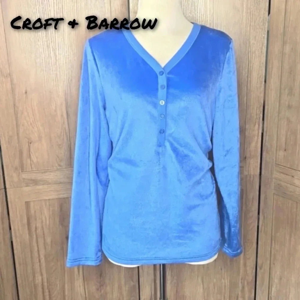 Womens Blue Velvet Long Sleeve V-Neck Top pullover